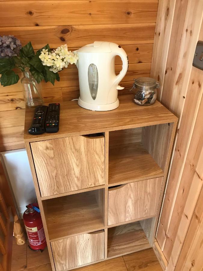 Unique Sheperds Hut Private Hot Tub, Ensuite & Kitchenette Clodock 外观 照片
