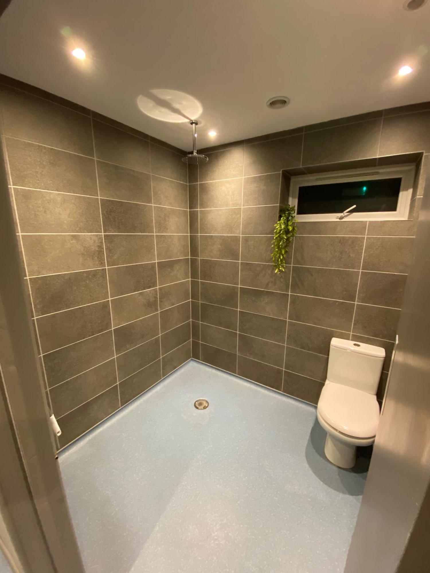 Unique Sheperds Hut Private Hot Tub, Ensuite & Kitchenette Clodock 外观 照片