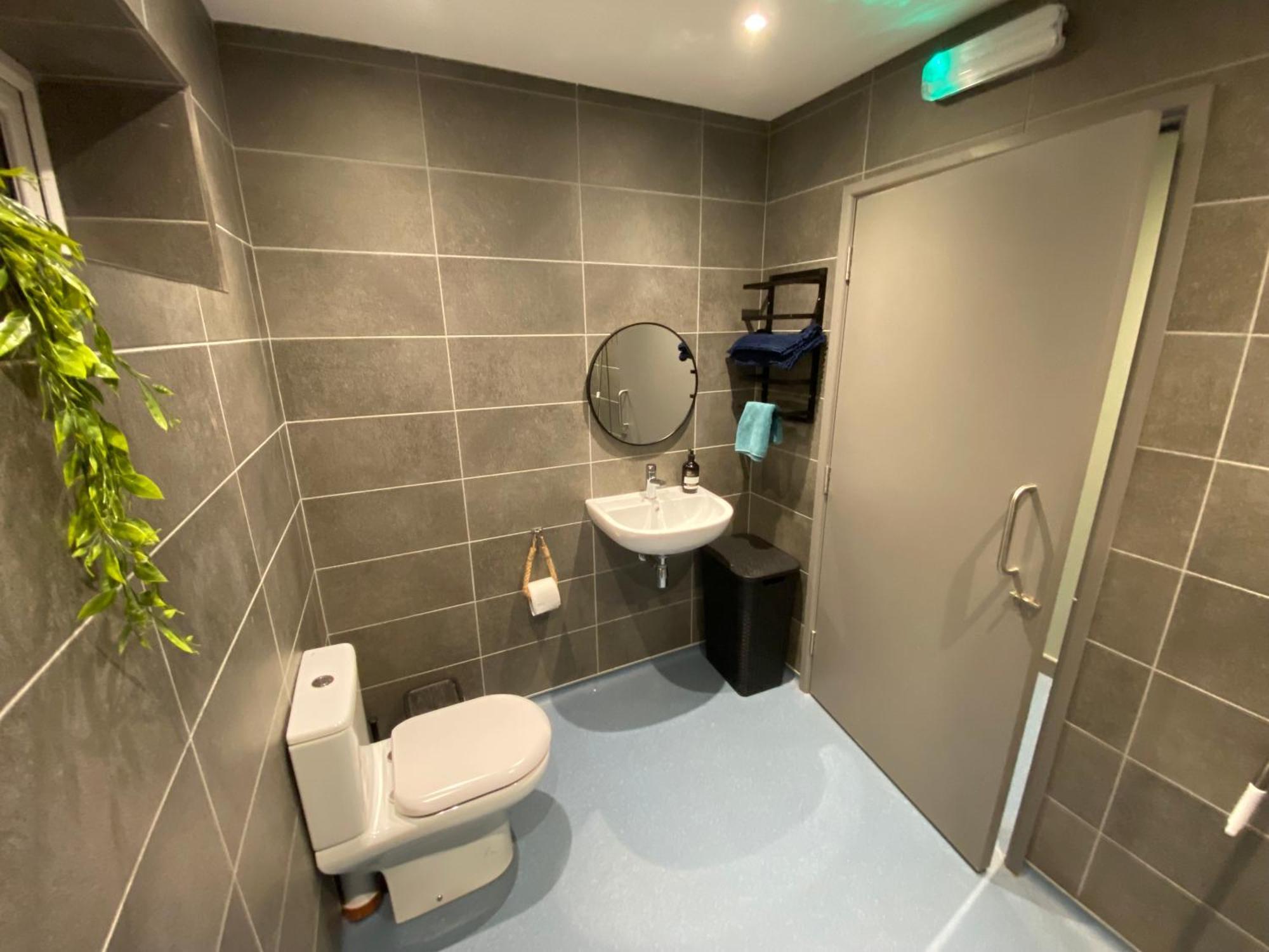 Unique Sheperds Hut Private Hot Tub, Ensuite & Kitchenette Clodock 外观 照片